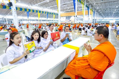 ภาพ No.236352:วันที่ 3 สิงหาคม พ.ศ. 2568 พิธีถวายมหาสังฆทานคณะสงฆ์ 2,000 กว่าวัดทั่วประเทศ ปีที่ 25 , พิธีถวายไทยธรรมคณะสงฆ์ 323 วัด 4 จังหวัดชายแดนภาคใต้ ณ วัดพระธรรมกาย