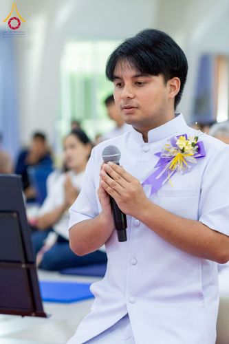 ภาพ No.218056:วันอาทิตย์ที่ 13 เมษายน พ.ศ. 2568 พิธีตักบาตรฉลองสามเณรใหม่ 75 รูป เนื่องในวันสงกรานต์ (โครงการบรรพชาสามเณรฟื้นฟูพระพุทธศาสนาทั่วไทย ประจำปีพุทธศักราช 2568) ณ ศูนย์ปฏิบัติธรรมระยอง(บ้านช่องลม) ตำบลบางบุตร อำเภอบ้านค่าย จังหวัดระยอง