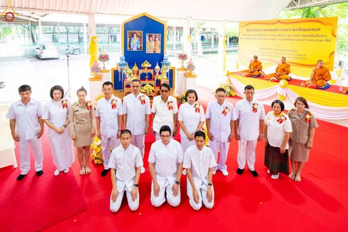 ภาพ No.86672:พิธีเจริญพระพุทธมนต์ถวายพระพรชัยมงคลแด่ สมเด็จพระนางเจ้าสิริกิติ์ พระบรมราชินีนาถ พระบรมราชชนนีพันปีหลวง พระบาทสมเด็จพระวชิรเกล้าเจ้าอยู่หัว และสมเด็จพระนางเจ้าฯ พระบรมราชินี วันจันทร์ที่ ๒๘ สิงหาคม พ.ศ. ๒๕๖๖ ณ มณฑลพิธีฯ อาคารโถงช้างฯ วัดพระธรรมกาย