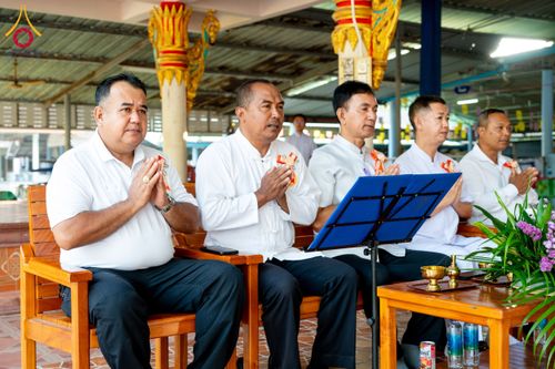 ภาพ No.208462:พิธีถวายสังฆทานแด่คณะสงฆ์ 323 วัด ปีที่ 21 ครั้งที่ 174 พิธีมอบกองทุนหนุนแรงใจช่วยครูใต้ ปีที่ 18 ครั้งที่ 138 และพิธีทำบุญอุทิศส่วนกุศลให้ผู้วายชนม์ ณ วัดบุณณาราม(วัดโคกงู) จ.นราธิวาส วันเสาร์ที่ 15 กุมภาพันธ์ พ.ศ.2568