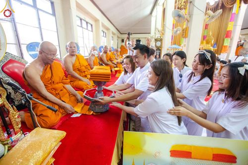 ภาพ No.165010:พิธีทอดกฐิน ณ วัดกลางเกาะระกำ ต.บ้านสร้าง อ.บางปะอิน จ.พระนครศรีอยุธยา ในโครงการกฐินสามัคคีทั่วไทย 30,000 วัด บูชาธรรม 80 ปี หลวงพ่อธัมมชโย โดยคณะศิษยานุศิษย์วัดพระธรรมกาย วันที่ 20 ตุลาคม พ.ศ. 2567