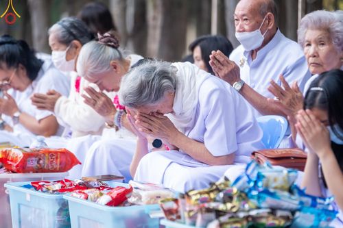 ภาพ No.107541:พิธีตักบาตรพระธรรมยาตราฯ ในโครงการธรรมยาตรากตัญญูบูชา มหาปูชนียาจารย์ พระมงคลเทพมุนี(สด จนฺทสโร) พระผู้ปราบมาร ปีที่ 12 ณ อนุสรณ์สถานมหาวิหารพระมงคลเทพมุนี อ.สองพี่น้อง จ.สุพรรณบุรี วันที่ 7 มกราคม พ.ศ. 2567