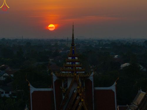 ภาพ No.197152:พิธีจุดประทีปถวายเป็นพุทธบูชา และบูชาธรรมมหาปูชนียาจารย์ ณ วัดโบสถ์(บน) ตำบลบางคูเวียง อำเภอบางกรวย จังหวัดนนทบุรี ในโครงการธรรมยาตรา กตัญญูบูชา มหาปูชนียาจารย์ พระมงคลเทพมุนี(สด จนฺทสโร) พระผู้ปราบมาร อนุสรณ์สถาน 7 แห่ง ปีที่ 13 วันที่ 18 มกราคม พ.ศ. 25