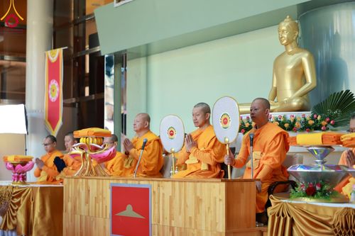 ภาพ No.95475:พิธีทอดกฐินบรมจักรพรรดิสร้างทุกสิ่ง วัดพระธรรมกายยามานาชิ ประเทศญี่ปุ่น วันอาทิตย์ที่ 19 พฤศจิกายน พ.ศ. 2566