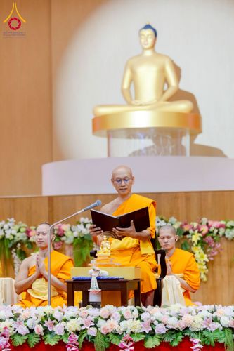 ภาพ No.272877:วันอาทิตย์ที่ 23 พฤศจิกายน พ.ศ.2568 พิธีมุทิตาสักการะ พระมหาเถระและพระเถระ ประจำปีพุทธศักราช 2568 ณ ห้องแก้วสารพัดนึก 2 สภาธรรมกายสากล  วัดพระธรรมกาย