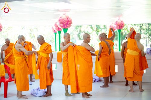 ภาพ No.277733:วันเสาร์ที่ 6 ธันวาคม พ.ศ. 2568 พิธีบรรพชาอุปสมบทและพิธีถวายบาตร โครงการอุปสมบทบูชาธรรมมหาปูชนียาจารย์ ประจำปี พ.ศ.2568 โครงการบวชพระนานาชาติ AEC และ WAB รุ่น CEO (นักบริหาร) รุ่นที่ 5 ณ มหาธรรมกายเจดีย์ วัดพระธรรมกาย