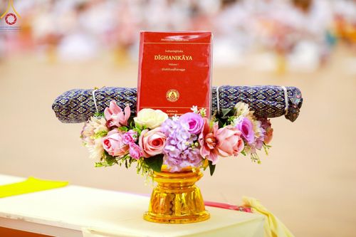 ภาพ No.138806:พิธีถวายกองทุนสนับสนุน การสร้างพระไตรปิฎกฉบับธรรมชัย และอนุรักษ์คัมภีร์ใบลาน น้อมบูชาธรรมหลวงพ่อธัมมชโย 80 ปี ณ ห้องแก้วสารพัดนึก 2 วัดพระธรรมกาย วันเสาร์ที่ 1 มิถุนายน พศ. 2567