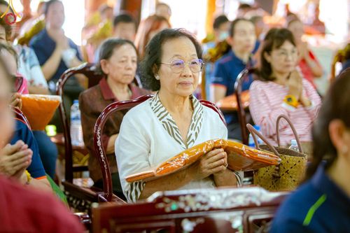 ภาพ No.165222:พิธีทอดกฐิน ณ วัดอินทโชติสังฆโพธิ์ธาราม อ.พนมสารคาม จ.ฉะเชิงเทรา ในโครงการกฐินสามัคคีทั่วไทย 30,000 วัด บูชาธรรม 80 ปี หลวงพ่อธัมมชโย โดยคณะศิษยานุศิษย์วัดพระธรรมกาย วันที่ 20 ตุลาคม พ.ศ. 2567