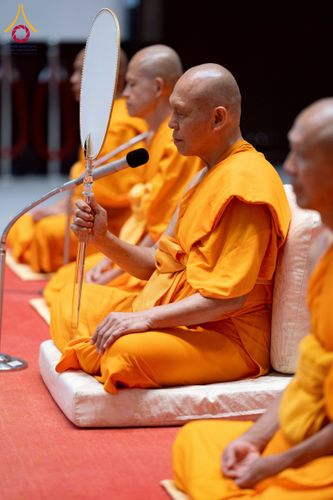 ภาพ No.244790:วันเสาร์ที่ 6 กันยายน พ.ศ. 2568 พิธีถวายบาตร บรรพชา อุปสมบทของนาคธรรมทายาท โครงการอุปสมบทหมู่บูชาธรรมครบรอบ 108 ปี  วันครูผู้ค้นพบวิชชาธรรมกาย ณ โบสถ์พระไตรปิฎก วัดพระธรรมกาย