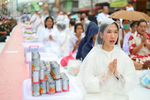 ภาพ No.245254:วันอาทิตย์ที่ 14 กันยายน พ.ศ. 2568 ตักบาตรพระ 555 รูป มหากุศล  น้อมถวายเป็นพุทธบูชา ณ หอนาฬิกาเบตง อ.เบตง จ.ยะลา