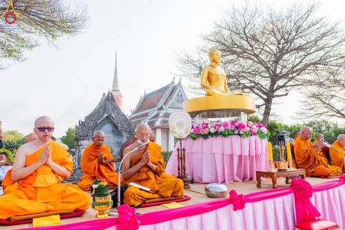 ภาพ No.58123:พิธีตักบาตรพระภิกษุและสามเณร 180 รูป ณ ลานองค์พระสมุทรเจดีย์ จ.สมุทรปราการ วันเสาร์ที่ 27 เมษายน พ.ศ. 2567