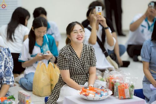 ภาพ No.243064:วันพฤหัสบดีที่ 4 กันยายน พ.ศ. 2568 เวลา 07.00-08.15 น. มหาวิทยาลัยเกษตรศาสตร์ กำแพงแสน ร่วมทำบุญตักบาตร Freshy KU85 พระสงฆ์ 85 รูป