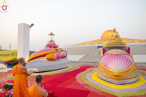 ภาพ No.121979:พิธีจุดประทีปถวายเป็นพุทธบูชา และบูชาธรรมมหาปูชนียาจารย์ พระมงคลเทพมุนี(สด จนฺทสโร) ในโครงการธรรมยาตรา กตัญญูบูชา มหาปูชนียาจารย์ พระมงคลเทพมุนี(สด จนฺทสโร) พระผู้ปราบมาร อนุสรณ์สถาน 7 แห่ง ปีที่ 12 วันที่ 31 มกราคม พ.ศ. 2567 ณ วัดพระธรรมกาย จ.ปทุมธานี