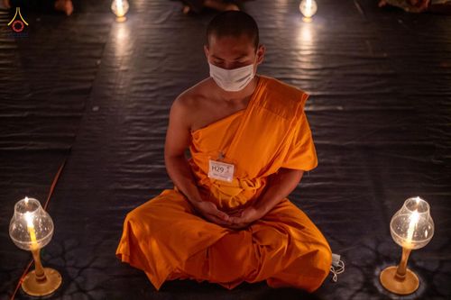 ภาพ No.76561:คณะสงฆ์และสามเณรบังกลาเทศ ปฎิบัติธรรมและจุดโคมประทีปถวายเป็นพุทธบูชา วันที่ 17 กุมภาพันธ์ พ.ศ. 2566