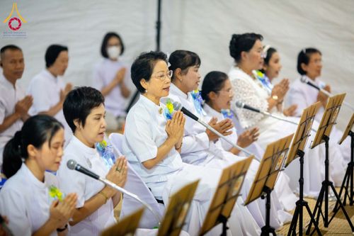 ภาพ No.201438:พิธีถวายภัตตาหารเป็นสังฆทาน แด่พระธรรมยาตรา ณ อนุสรณ์สถานบางปลา วัดบางปลา อำเภอบางเลน จังหวัดนครปฐม ในโครงการธรรมยาตรา กตัญญูบูชา มหาปูชนียาจารย์ พระมงคลเทพมุนี(สด จนฺทสโร) พระผู้ปราบมาร อนุสรณ์สถาน 7 แห่ง ปีที่ 13 วันที่ 25 มกราคม พ.ศ. 2568