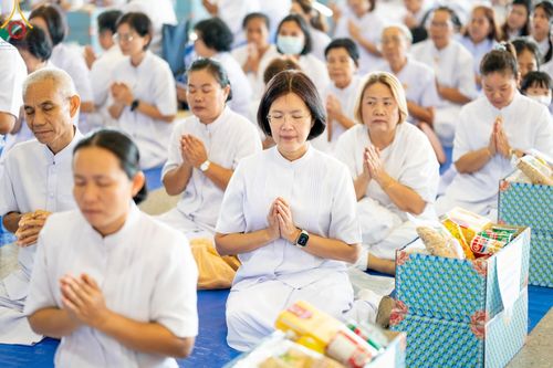 ภาพ No.167497:พิธีตักบาตรและพิธีบูชาข้าวพระ ในวันอาทิตย์ที่ 3 พฤศจิกายน พ.ศ. 2567 ณ วัดพระธรรมกาย