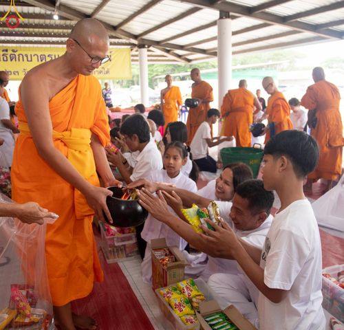 ภาพ No.142155:พิธีถวายสังฆทานแด่คณะสงฆ์ 323 วัด ปีที่ 20 ครั้งที่ 170 , พิธีมอบกองทุนหนุนแรงใจช่วยครูใต้ ปีที่ 17 ครั้งที่ 135 และพิธีทำบุญอุทิศส่วนกุศลให้ผู้วายชนม์ วันเสาร์ที่ 22 มิถุนายน พ.ศ.2567 ณ ศูนย์ปฏิบัติธรรมภาคใต้ อ.บางกล่ำ จ.สงขลา