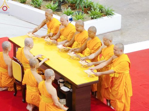 ภาพ No.182774:พิธีปฎิบัติธรรมและพิธีรับมอบต้นสมบัติจักรพรรดิ วันอาทิตย์ที่ 15 ธันวาคม พ.ศ. 2567 ณ สภาธรรมกายสากล วัดพระธรรมกาย