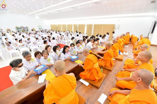 ภาพ No.230081:วันพฤหัสบดีที่ 26 มิถุนายน พ.ศ. 2568 พิธีทอดผ้าป่าฉลองอาคารชุดศูนย์ปฏิบัติธรรมน้ำใสใจสว่าง น้อมบูชาธรรมอายุวัฒนะมงคล 81 ปี หลวงพ่อธัมมชโย ณ ศูนย์ปฏิบัติธรรมน้ำใสใจสว่าง เขตบางกอกน้อย กรุงเทพมหานคร