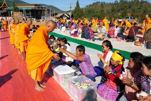 ภาพ No.125243:พิธีตักบาตรเนื่องในวันมาฆบูชา ณ สนามโรงเรียนบ้านนาเกียน  อำเภออมก๋อย จังหวัดเชียงใหม่ วันเสาร์ที่ ๒๔ กุมภาพันธ์ พ.ศ. ๒๕๖๗