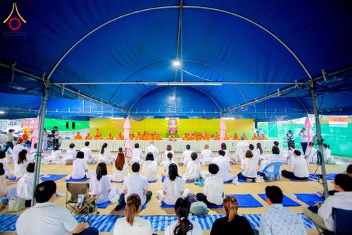 ภาพ No.191030:พิธีถวายภัตตาหารเป็นสังฆทาน แด่พระธรรมยาตรา ณ อนุสรณ์สถานคลองบางนางแท่น อ.สามพราน จ.นครปฐม ในโครงการธรรมยาตรา กตัญญูบูชา มหาปูชนียาจารย์ พระมงคลเทพมุนี(สด จนฺทสโร) พระผู้ปราบมาร อนุสรณ์สถาน 7 แห่ง ปีที่ 13 วันที่ 8 มกราคม พ.ศ. 2568