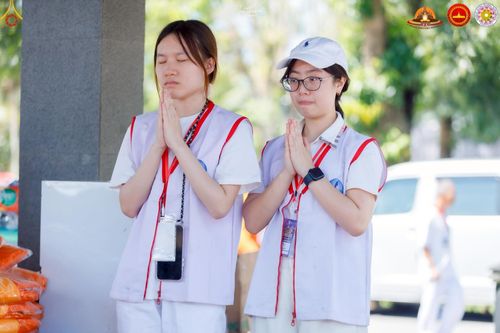 ภาพ No.224746:วันที่ 11 -12 พฤษภาคม พ.ศ. 2568 คณะพระอาจารย์ เจ้าหน้าที่ อาสาสมัคร นักศึกษา ทั้งชาวอินโดนีเซีย และชาวไทย ร่วมแรงร่วมใจ เตรียมงาน เก็บงาน ในวันวิสาขบูชา ณ พระมหาเจดีย์บรมพุทโธ ประเทศอินโดนีเซีย