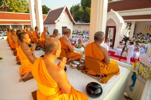 ภาพ No.116045:พิธีตักบาตรพระธรรมยาตรา ณ อนุสรณ์สถานลำดับที่ 4 สถานที่เกิดด้วยกายธรรม วัดโบสถ์(บน) จ.นนทบุรี วันที่ 21 มกราคม พ.ศ. 2567