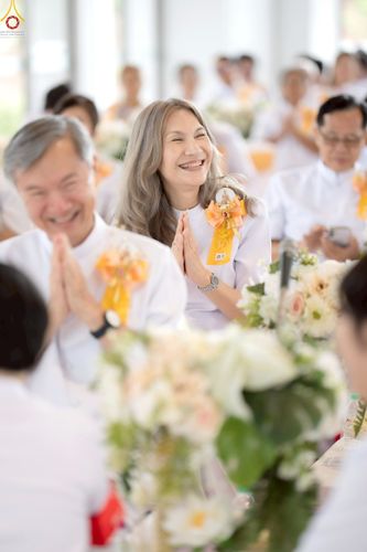 ภาพ No.239398:วันอาทิตย์ที่ 17 สิงหาคม พ.ศ. 2568 พิธีกดปุ่มอัญเชิญรูปเหมือน พระมงคลเทพมุนี (สด จันทสโร)  ณ มหาวิหารแก้วพระมงคลเทพมุนี  ศูนย์ปฏิบัติธรรมแก้วเมืองเลย