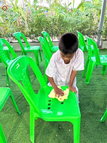 ภาพ No.133260:กิจวัตรกิจกรรมการฝึกตัวก่อนบวช และพิธีตัดปอยผมธรรมทายาท ณ ศูนย์ปฏิบัติธรรมและอบรมเยาวชนเมืองยะลา วันที่ 1-2 เมษายน พ.ศ. 2567