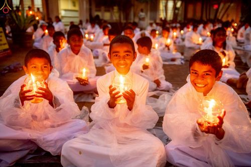 ภาพ No.229961:วันที่ 4 และ 12 พฤษภาคม พ.ศ. 2568 พิธีจุดวิสาขประทีป ถวายเป็นพุทธบูชา ณ วัดสุภัทรารามา มหาวิหาร เมืองบาดุลลา ประเทศศรีลังกา