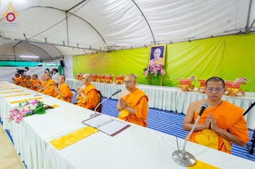 ภาพ No.199371:พิธีถวายภัตตาหารเป็นสังฆทาน แด่พระธรรมยาตรา ณ อนุสรณ์สถานบางปลา วัดบางปลา อำเภอบางเลน จังหวัดนครปฐม ในโครงการธรรมยาตรา กตัญญูบูชา มหาปูชนียาจารย์ พระมงคลเทพมุนี(สด จนฺทสโร) พระผู้ปราบมาร อนุสรณ์สถาน 7 แห่ง ปีที่ 13 วันที่ 22 มกราคม พ.ศ. 2568