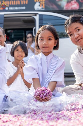 ภาพ No.120020:พิธีต้อนรับพระธรรมยาตรา ในโครงการธรรมยาตรา กตัญญูบูชา มหาปูชนียาจารย์ พระมงคลเทพมุนี(สด จนฺทสโร) พระผู้ปราบมาร อนุสรณ์สถาน 7 แห่ง ปีที่ 12 วันที่ 28 มกราคม พ.ศ. 2567 ณ วัดพระธรรมกาย จ.ปทุมธานี