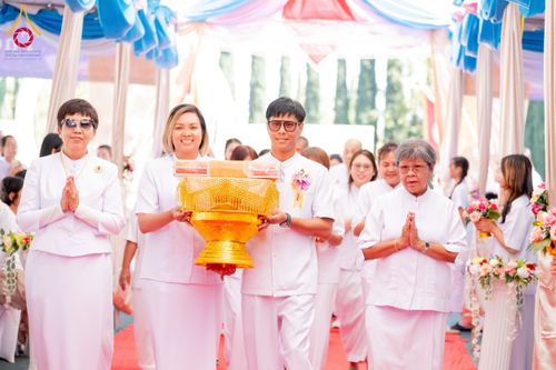 ภาพ No.179847:พิธีทอดกฐินบรมจักรพรรดิ สร้างอุโบสถ 80 ปี บูชาธรรมหลวงพ่อธัมมชโย ณ วัดพระธรรมกายแคลิฟอร์เนีย ประเทศสหรัฐอเมริกา วันอาทิตย์ที่ 10 พฤศจิกายน พ.ศ. 2567