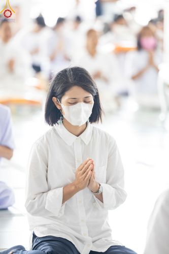 ภาพ No.122873:พิธีสวดพระพุทธมนต์ พิธีทอดผ้าบังสุกุล และพิธีถวายภัตตาหาร เป็นสังฆทานแด่พระภิกษุ สามเณร เนื่องในวันมหาปูชนียาจารย์ วันเสาร์ที่ 3 กุมภาพันธ์ พ.ศ. 2567 ณ หอฉันคุณยายอาจารย์ฯ วัดพระธรรมกาย