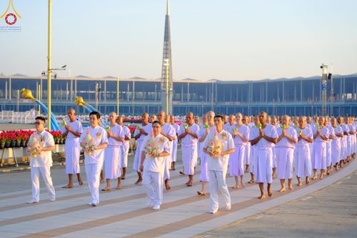 ภาพ No.180544:พิธีบรรพชาอุปสมบท โครงการอุปสมบทบูชาธรรมมหาปูชนียาจารย์ ประจำปีพุทธศักราช 2567 วันเสาร์ที่ 7 ธันวาคมพ.ศ. 2567 ณ วัดพระธรรมกาย จ.ปทุมธานี