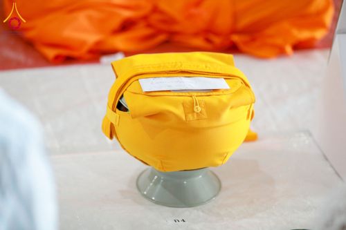 ภาพ No.62564:พิธีถวายบาตรเเละไทยธรรม ในโครงการอุปสมบทหมู่ บูชาธรรมหลวงพ่อธัมมชโย พ.ศ.2567 ณ ลานธรรม พระมหาธรรมกายเจดีย์ วันที่ 13 เมษายน พ.ศ.2567