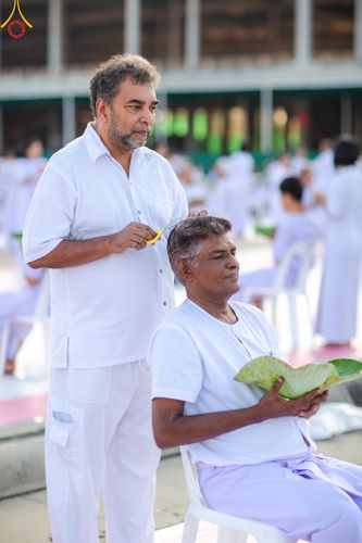 ภาพ No.180001:พิธีปลงผมนาคธรรมทายาท ในโครงการอุปสมบทหมู่ บูชาธรรมมหาปูชนียาจารย์ (ศูนย์อบรมวัดพระธรรมกาย) วันที่ 1 ธันวาคม พ.ศ. 2567 ณ ลานธรรมหารัตนวิหารคด วัดพระธรรมกาย จ.ปทุมธานี
