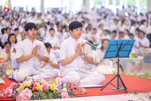 ภาพ No.223347:วันวิสาขบูชา วันอาทิตย์ที่ 11 พฤษภาคม พ.ศ. 2568 พิธีตักบาตร และปฎิบัติธรรม ณ สภาธรรมกายสากล วัดพระธรรมกาย