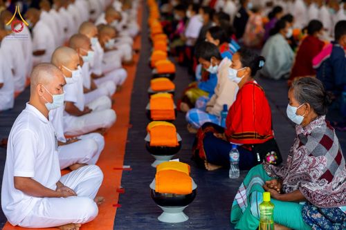 ภาพ No.75933:พิธีบรรพชาสามเณร ณ วัดปันชารี สันติปูร์ อรัญกฏิ เมืองคาร์กาชารี ประเทศบังกลาเทศ วันที่ 10 กุมภาพันธ์ พ.ศ. 2566