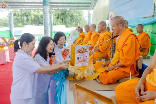 ภาพ No.249390:วันที่ 28 กันยายน พ.ศ. 2568 พิธีทอดผ้าป่าแผ่นบันมงคลมหาเศรษฐี อาคาร 80 ปี หลวงพ่อธัมมชโย ณ ศูนย์ปฏิบัติธรรมวิหารแดง ต.เจริญธรรม อ.วิหารแดง จ.สระบุรี