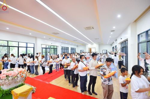 ภาพ No.162913:โครงการกฐินสามัคคีทั่วไทย 30,000 วัด บูชาธรรม 80 ปี หลวงพ่อธัมมชโย โดย คณะศิษยานุศิษย์วัดพระธรรมกาย ณ ศูนย์ปฎิบัติธรรมจันทบุรี วันที่ 18 ตุลาคม พ.ศ. 2567