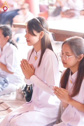 ภาพ No.202163:พิธีเจริญพระพุทธมนต์ ปฏิบัติธรรม มอบทุนการศึกษา ถวายสังฆทาน 108 วัด เพื่อถวายเป็นพุทธบูชา และขับเคลื่อนโครงการหมู่บ้านรักษาศีล 5 โดยคณะสงฆ์จังหวัดนครปฐม คณะศิษยานุศิษย์วัดพระธรรมกาย โครงการธรรมยาตรา ปีที่ 13 ณ วัดบางปลา อำเภอบางเลน จังหวัดนครปฐม