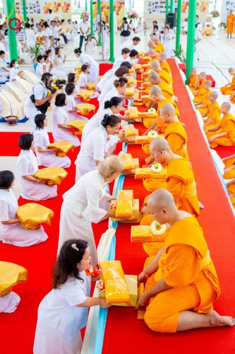 ภาพ No.223745:วันอาทิตย์ที่ 11 พฤษภาคม พ.ศ. 2568 พิธีอุปสมบทสามเณรเปรียญธรรมอุปสมบทอุทิศชีวิต 9 รูป อุบาสก 1 ท่าน ณ อุโบสถพระไตรปิฏกวัดพระธรรมกาย