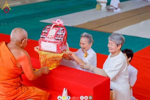 ภาพ No.276517:วันพุธที่ 3 ธันวาคม  พ.ศ. 2568 โครงการอุปสมบทหมู่ รุ่นบูชาธรรมมหาปูชนียาจารย์ 2568 ศูนย์อบรมเยาวชนผาสุกวานิช จังหวัดราชบุรี