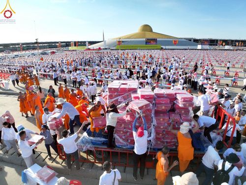 ภาพ No.218945:วันที่ 18-20 เมษายน พ.ศ. 2568 การเตรียมงานในลานธรรม , วิหารคด เพื่องานวันคุ้มครองโลก 22 เมษายน พศ. 2568