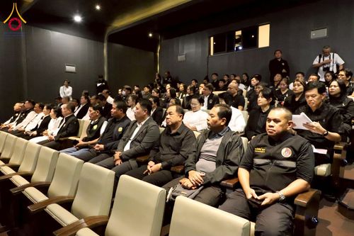 ภาพ No.271926:วันที่ 22 พฤศจิกายน พ.ศ. 2568 ผู้ว่าฯ ปทุมธานี ลงพื้นที่เยี่ยม “อำเภอคลองหลวง” พร้อมชมการเตรียมความพร้อมเทศกาลสวนดอกไม้ปทุมธานี “ทุ่งสวรรค์ ตะวันฉาย” ณ วัดพระธรรมกาย