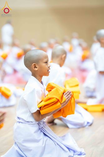 ภาพ No.319506:วันเสาร์ที่ 4 เมษายน พ.ศ.2569 พิธีขอขมา มอบผ้าไตร และถวายบาตรแด่นาคธรรมทายาท ในโครงการบรรพชาสามเณรฟื้นฟูพระพุทธศาสนาทั่วไทย โครงการหน่อแก้วเปรียญธรรม รุ่นที่ 14 โครงการสามเณรยุวธรรมทายาท รุ่นที่ 34 โครงการสามเณรมัชฌิมธรรมทายาท รุ่นที่ 30 ณ สภาธรรมกายสากล