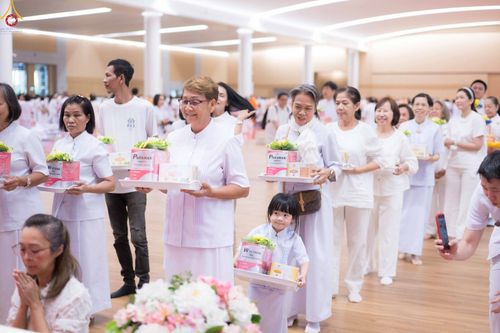 ภาพ No.343705:วันที่ 16 สิงหาคม พ.ศ.2569 พิธีถวายคิลานเภสัช และอุปกรณ์ทางการแพทย์ ณ ห้องแก้วสารพัดนึก2 วัดพระธรรมกาย