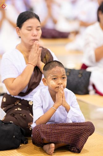 ภาพ No.328059:วันอาทิตย์ต้นเดือนที่ 3 พฤษภาคม พ.ศ.2569 พิธีบูชาข้าวพระ ณ วัดพระธรรมกาย