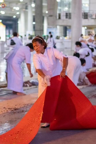 ภาพ No.296104:ภาพเบื้องหลังอาสาสมัครรวมใจ ชุดที่ 1 ในโครงการธรรมยาตรา กตัญญูบูชา มหาปูชนียาจารย์ พระมงคลเทพมุนี(สด จนฺทสโร) พระผู้ปราบมาร อนุสรณ์สถาน 7 แห่ง ปีที่ 14